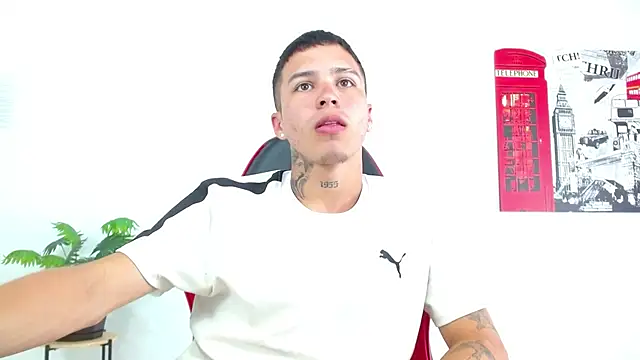 Cumandres18 online show from 03/23/26, 02:43