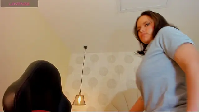 GIANAMILLER6 online show from 12/16/25, 12:21