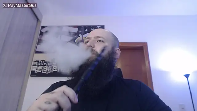 Snapshot of PayMasterGus chatting on 10/29/25, 03:31 PayMasterGus online show from 10/29/25, 03:31