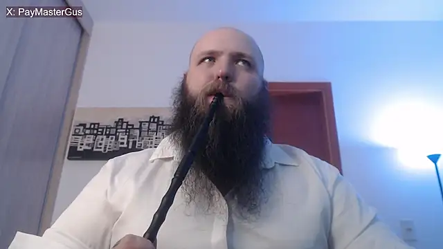 Snapshot of PayMasterGus chatting on 11/14/25, 01:37 PayMasterGus online show from 11/14/25, 01:37