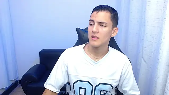 Matiius18 online show from 02/26/26, 01:43