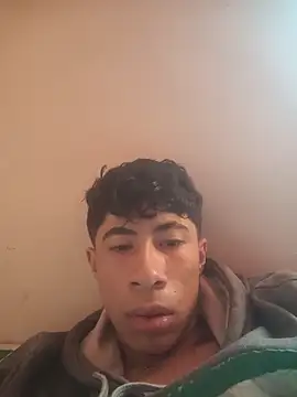 Snapshot of Rolito69 chatting on 09/13/25, 05:46 Rolito69 online show from 09/13/25, 05:46