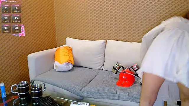 Snapshot of Flirty_Duo chatting on 10/01/25, 01:00 Flirty Duo online show from 10/01/25, 01:00