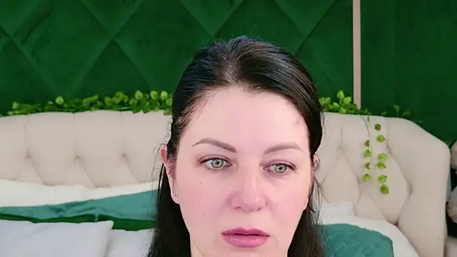 Nina Stane online show from 10/15/25, 05:29