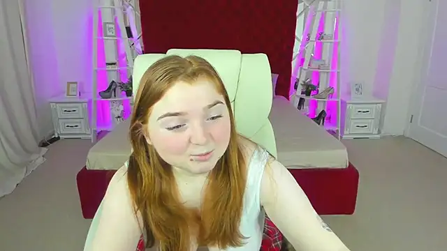 Snapshot of KattyRose8 chatting on 05/19/26, 01:56 KattyRose8 online show from 05/19/26, 01:56