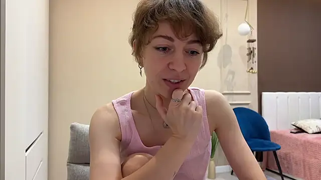 daniellia  online show from 11/02/25, 09:22