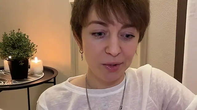 daniellia  online show from 12/14/25, 09:25