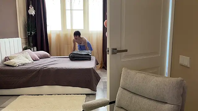 daniellia  online show from 03/16/26, 10:41