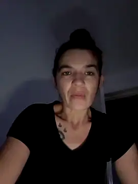 Snapshot of alinaalinutzq chatting on 11/02/25, 07:27 alinaalinutzq online show from 11/02/25, 07:27