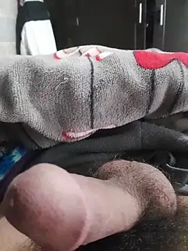 Snapshot of jann1900 chatting on 12/15/25, 03:27 jann1900 online show from 12/15/25, 03:27