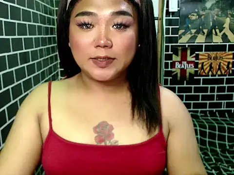 Snapshot of luluakovi_69 chatting on 11/23/25, 01:44 luluakovi 69 online show from 11/23/25, 01:44