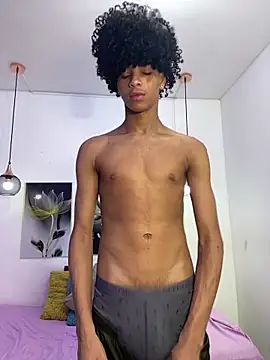 Violet Dream2 online show from 04/05/26, 08:39