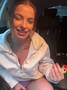 Snapshot of PiperPassionX chatting on 10/10/25, 05:34 PiperPassionX online show from 10/10/25, 05:34