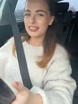 Snapshot of PiperPassionX chatting on 10/27/25, 03:05 PiperPassionX online show from 10/27/25, 03:05