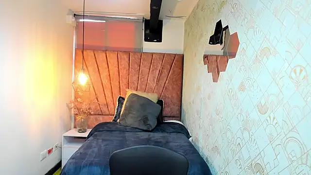 Snapshot of Kiara_Cruz__ chatting on 02/19/26, 08:38 Kiara Cruz online show from 02/19/26, 08:38