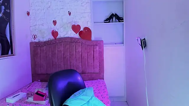 Snapshot of candela_ruiz chatting on 09/11/25, 07:47 candela ruiz online show from 09/11/25, 07:47