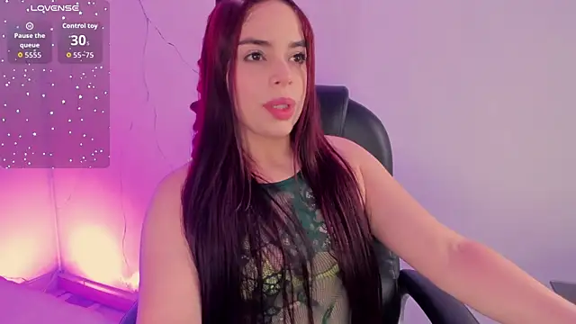 Snapshot of sunnypaytton chatting on 07/09/26, 12:53 sunnypaytton online show from 07/09/26, 12:53