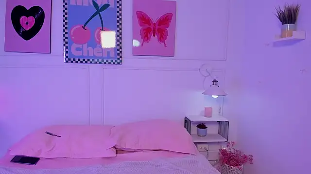 Zoe Lynch  online show from 04/03/26, 12:25