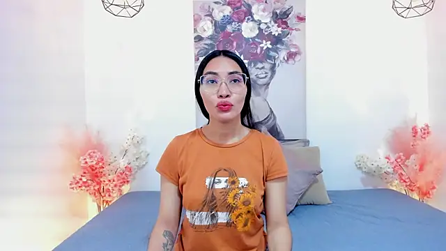 Snapshot of lucyy_liiuu chatting on 11/04/25, 01:10 lucyy liiuu online show from 11/04/25, 01:10