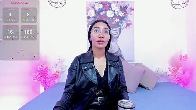 Snapshot of lucyy_liiuu chatting on 11/07/25, 01:11 lucyy liiuu online show from 11/07/25, 01:11