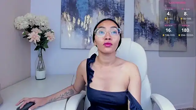 Snapshot of lucyy_liiuu chatting on 12/15/25, 03:16 lucyy liiuu online show from 12/15/25, 03:16