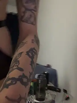 Snapshot of virtualgirlbr chatting on 10/19/25, 01:28 virtualgirlbr online show from 10/19/25, 01:28