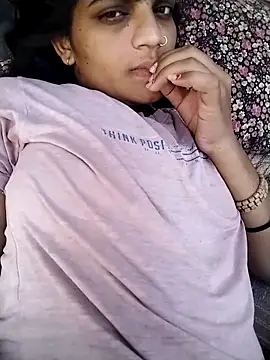 Snapshot of Sofia_kuuu chatting on 09/17/25, 11:23 Sofia kuuu online show from 09/17/25, 11:23