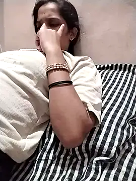 Snapshot of Sofia_kuuu chatting on 09/20/25, 03:40 Sofia kuuu online show from 09/20/25, 03:40