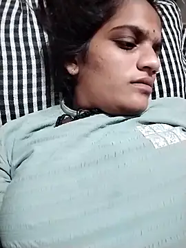 Snapshot of Sofia_kuuu chatting on 09/22/25, 04:20 Sofia kuuu online show from 09/22/25, 04:20