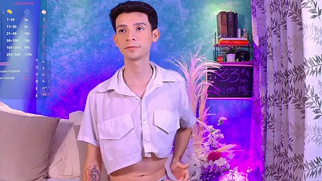 Snapshot of VicenteFerrer chatting on 09/20/25, 02:01 VicenteFerrer online show from 09/20/25, 02:01