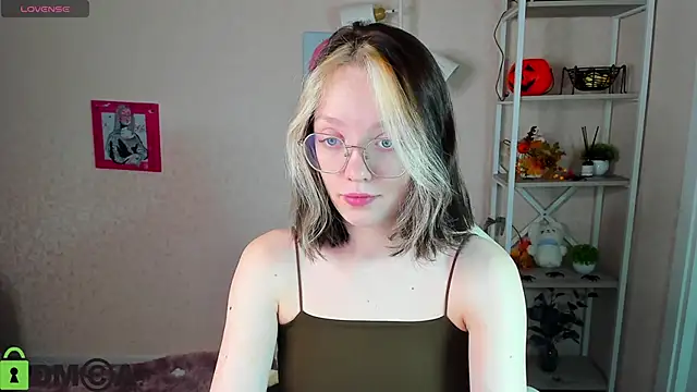 R0cket bunny online show from 11/13/25, 01:04