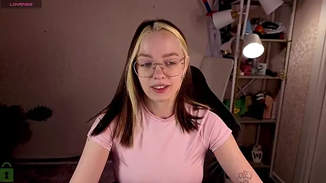 R0cket bunny online show from 04/20/26, 12:57