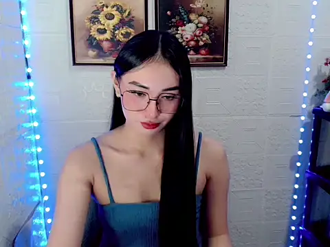 Snapshot of lovelysassy chatting on 10/12/25, 09:03 lovelysassy online show from 10/12/25, 09:03