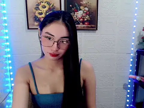 Snapshot of lovelysassy chatting on 10/14/25, 02:07 lovelysassy online show from 10/14/25, 02:07