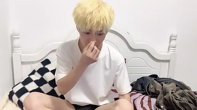 Snapshot of linger2563 chatting on 10/01/25, 04:35 linger2563 online show from 10/01/25, 04:35