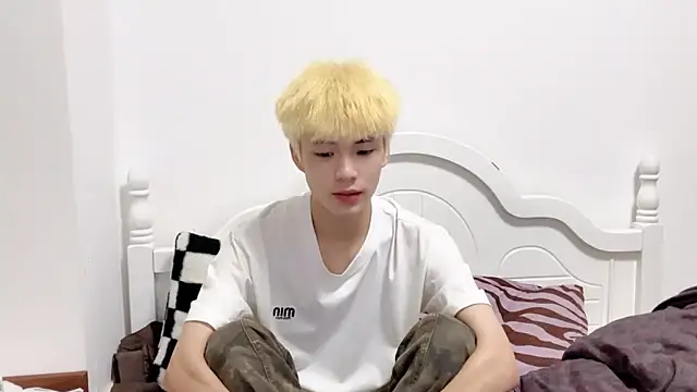 Snapshot of linger2563 chatting on 10/02/25, 01:18 linger2563 online show from 10/02/25, 01:18