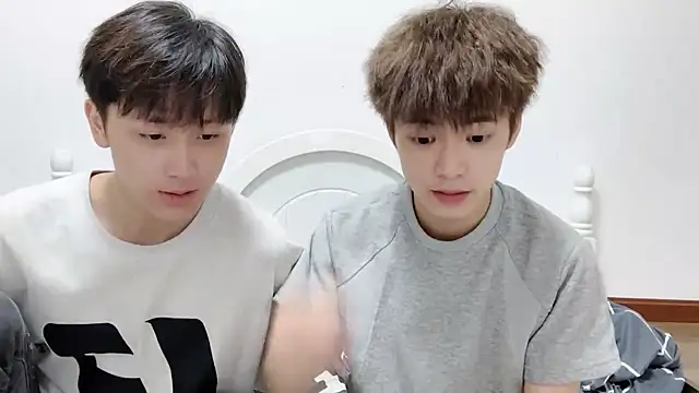 Snapshot of linger2563 chatting on 10/03/25, 12:24 linger2563 online show from 10/03/25, 12:24