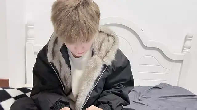 Snapshot of linger2563 chatting on 11/11/25, 01:00 linger2563 online show from 11/11/25, 01:00