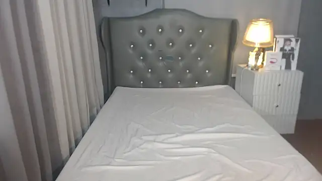 Snapshot of gillian_slay chatting on 10/17/25, 11:35 gillian slay online show from 10/17/25, 11:35