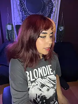 Snapshot of karinari chatting on 11/16/25, 05:40 karinari online show from 11/16/25, 05:40