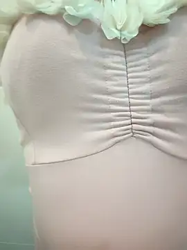 Snapshot of airamoon chatting on 09/12/25, 07:47 airamoon online show from 09/12/25, 07:47