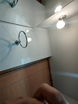 Snapshot of airamoon chatting on 09/22/25, 05:37 airamoon online show from 09/22/25, 05:37