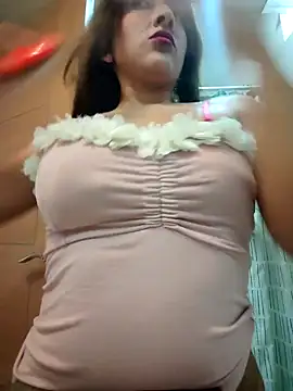 Snapshot of airamoon chatting on 09/24/25, 05:49 airamoon online show from 09/24/25, 05:49