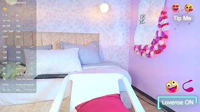 sweet artemiis online show from 10/03/25, 08:50