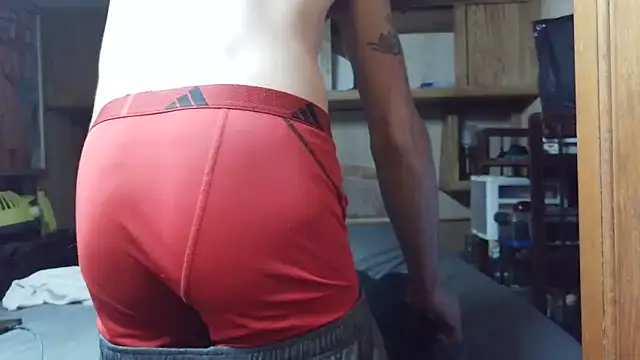 Snapshot of mike42088 chatting on 10/15/25, 12:33 mike42088 online show from 10/15/25, 12:33