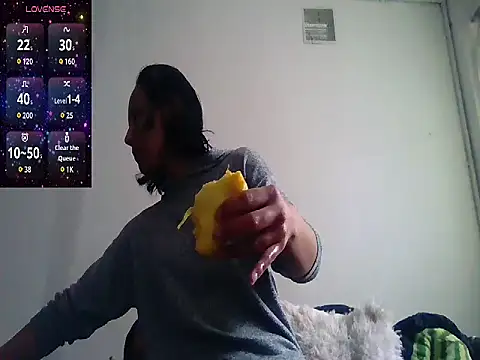 Snapshot of Natzu_Choi chatting on 11/04/25, 08:08 Natzu Choi online show from 11/04/25, 08:08