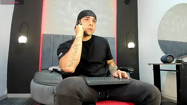 Liam walk  online show from 09/19/25, 10:43