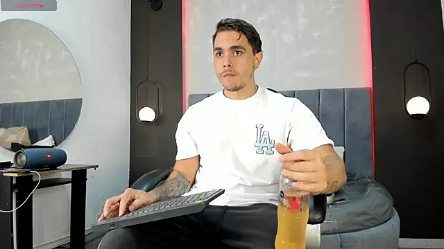 Liam walk  online show from 10/10/25, 10:31