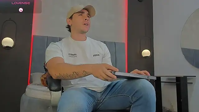 Liam walk  online show from 03/12/26, 08:04