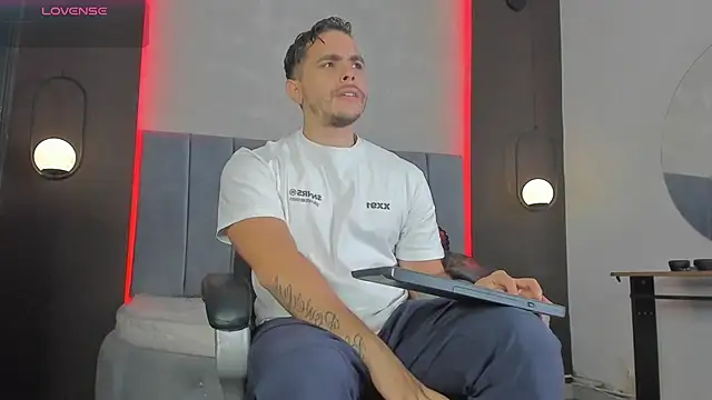 Liam walk  online show from 04/08/26, 05:57